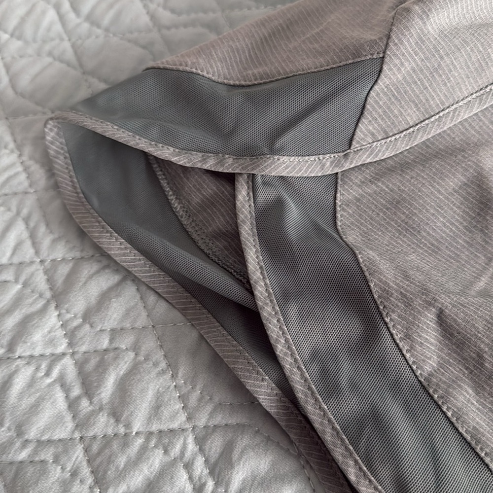 4” Athleta Sage green mesh racer run shorts - Picture 3 of 4